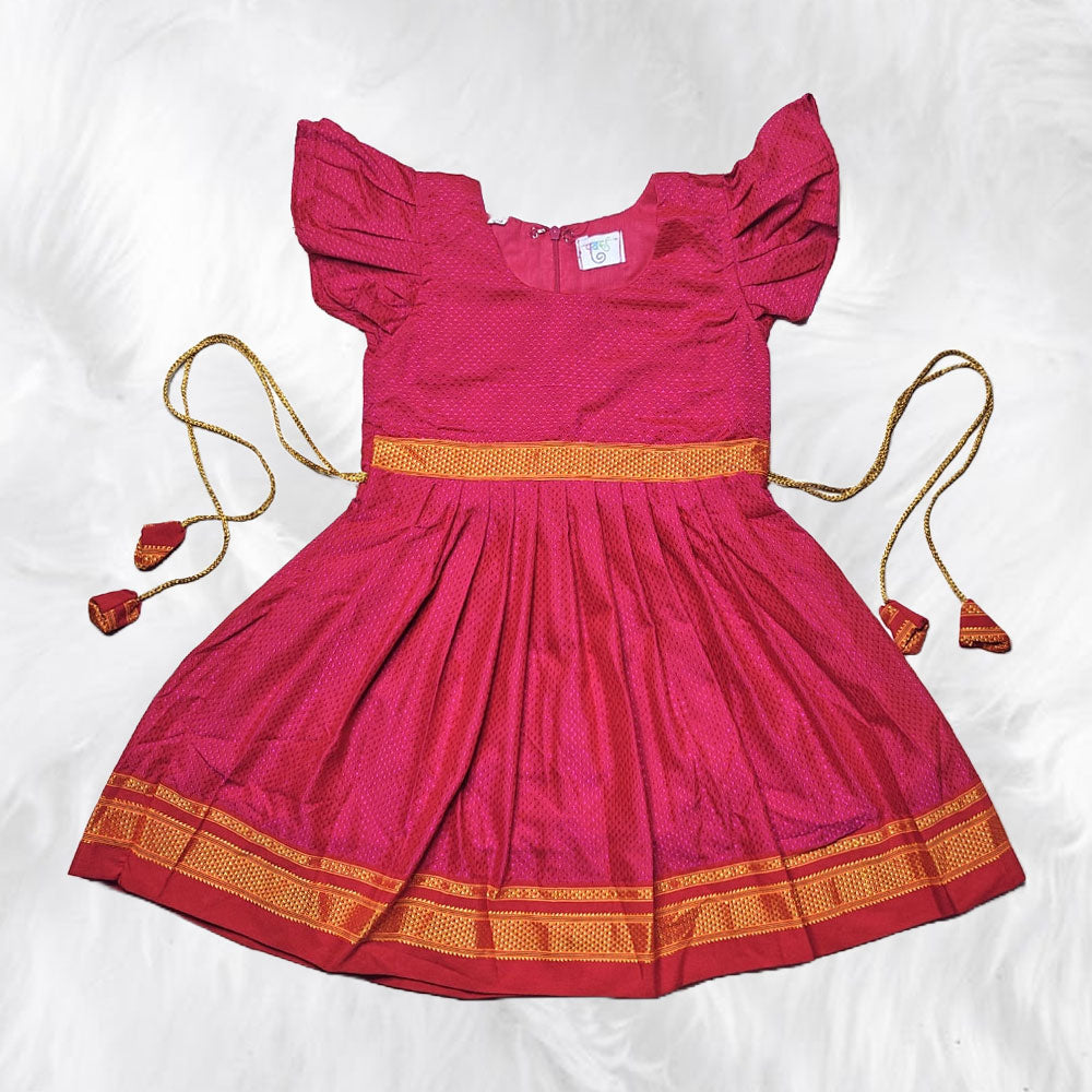 Trendy Khun Frocks Adorned with Side Lace