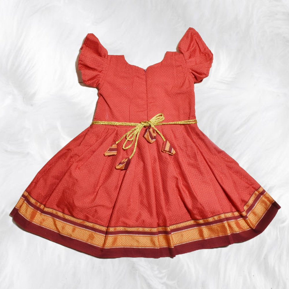 Sophisticated Khun Frocks with Beautiful Side Lace Accent