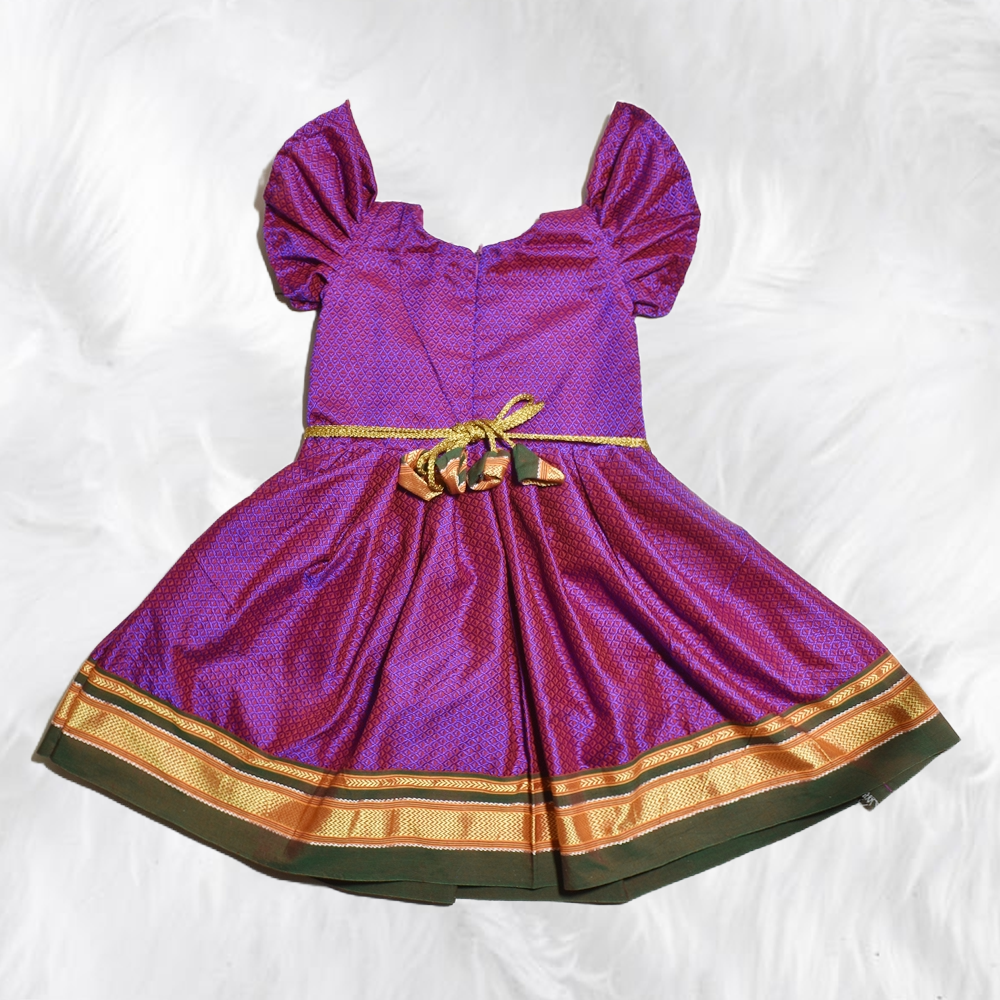 Elegant Khun Frocks with Stylish Side Lace