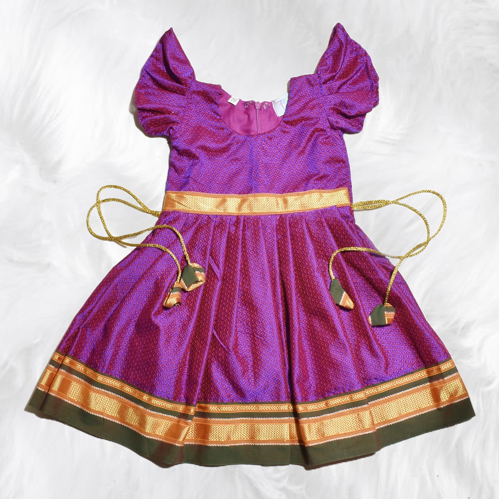 Elegant Khun Frocks with Stylish Side Lace