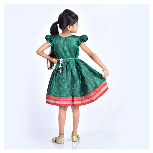 Charming Khun Frocks with Elegant Bow Accent